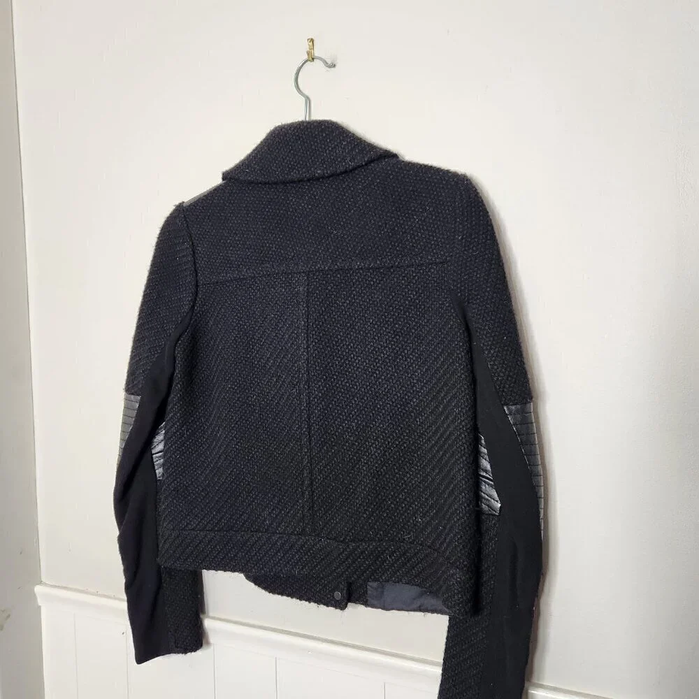 Vince minor wear